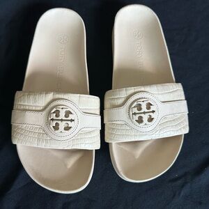 Tory Burch Carson Women's Beige Croc-Embossed Slide Sandals size 9